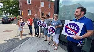 Convoy protest against Bill 96 rolls through West Island